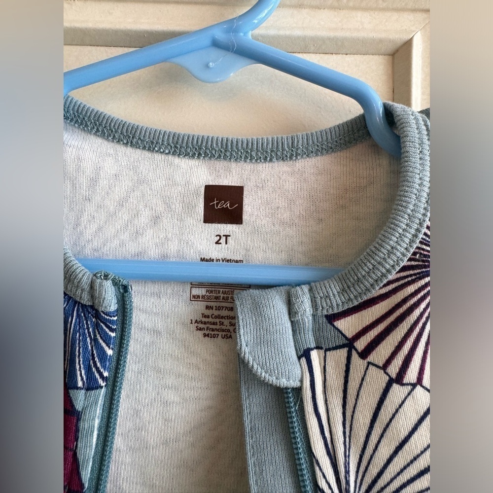 Tea 1 Piece Zip Up Footie With NonSlip Grips! - Picture 3 of 7